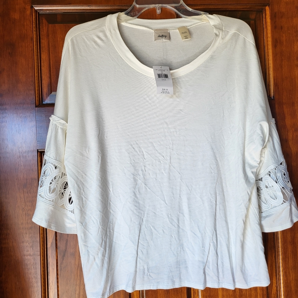 NWT White short sleeved bell top Daytrip.  Large